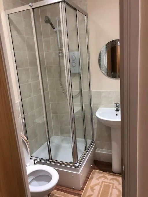 Justalf Facilities-Spacious 2-Bed Apartment In Thamesmead, Greenwich London 0*,  United Kingdom